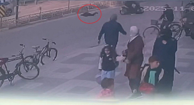 Motosikletin çarptığı yaya yaralandı; kaza kamerada - Resim: 3