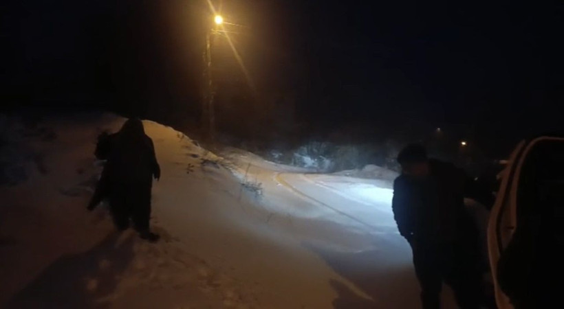 Osmaniye’de karda mahsur kalan iki kadını ekipler kurtardı - Resim: 1