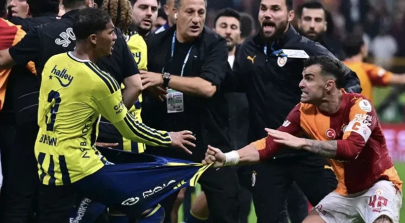 Derbide kavga eden futbolcular kaç maç ceza alacak? Ağır faturalar yolda - Fotoğraf: 6