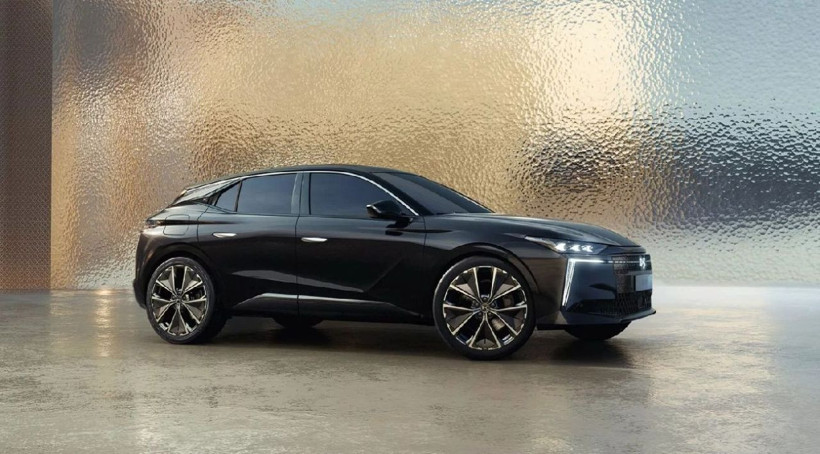 DS N°4’le Fransız rüzgârı esiyor! Şık tasarım, güçlü motorlar ve premium zevk: Audi ve BMW’ye meydan okumaya geliyor - Fotoğraf: 9