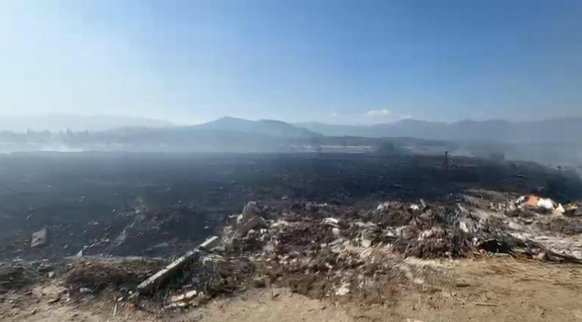 Edremit'te çöplükteki yangın, tarım arazisine sıçradı - Resim: 4
