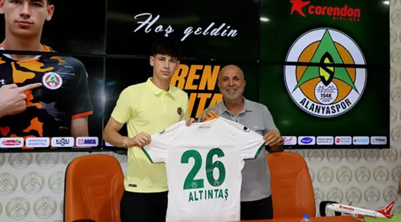 Süper Lig'de biten tüm transferler listesi; İşte yaz transfer dönemine damga vuran isimler - Fotoğraf: 97