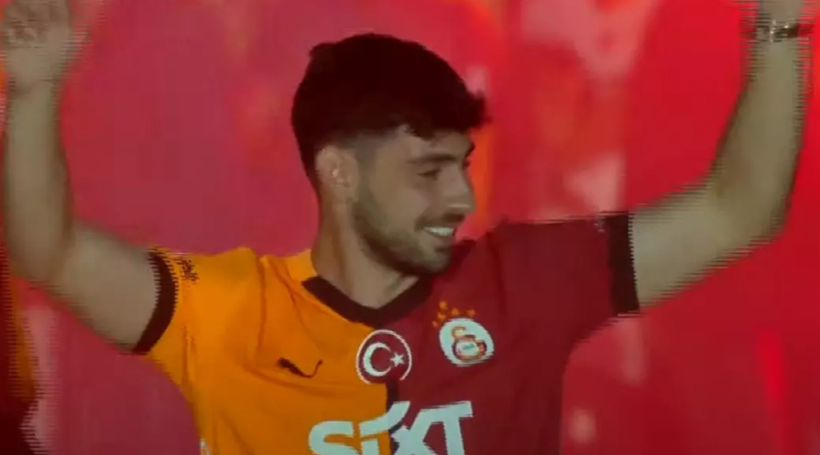 Galatasaray, 25. şampiyonluk kupasını aldı! Yenikapı'da taraftar rekoru kırıldı - Fotoğraf: 7