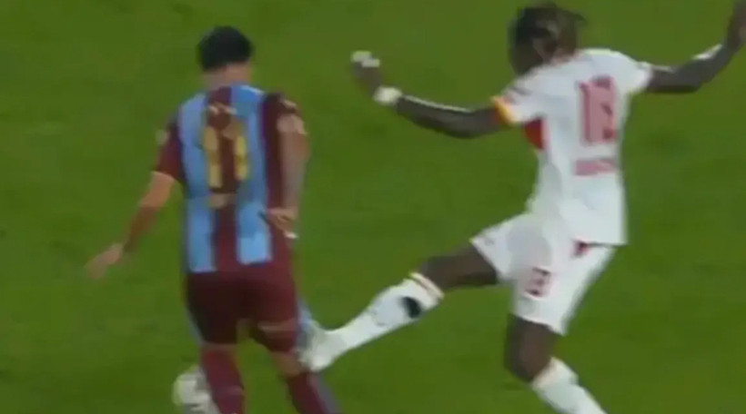 Trabzonspor-Galatasaray maçının hakemi için olay yorum! "Ayağı kırılacaktı, kırmızıyı atladı" - Fotoğraf: 7