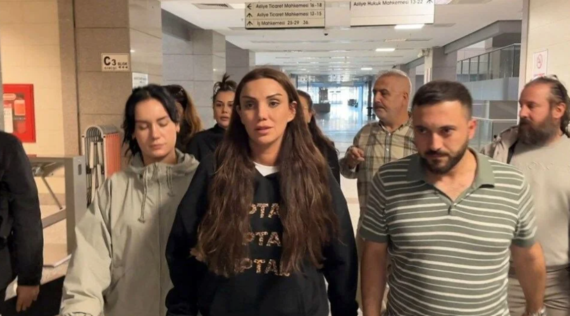 Dilan Polat 2. sezon devam ediyor! Kardeşiyle dudak dudağa öpüşmesini böyle izah etti - Resim: 3