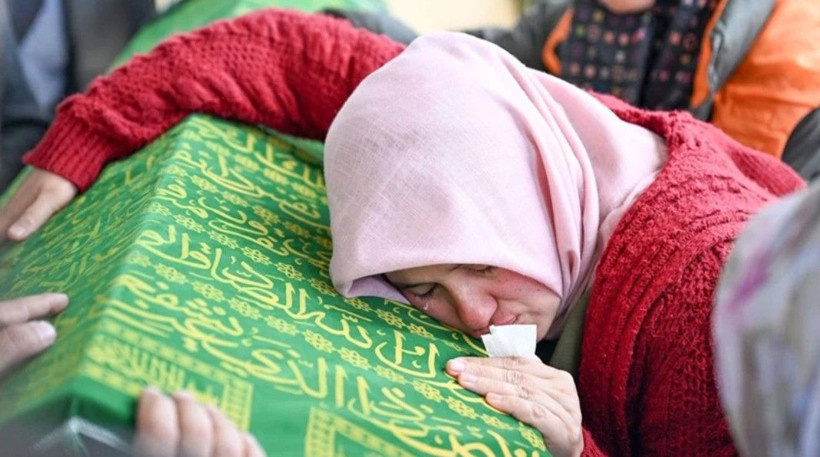 Kahramanmaraş okul katliamına ağlıyor! 9 öğrenci ve öğretmenin cenazesi kahretti... En zor veda! Gözyaşları sel oldu - Fotoğraf: 10