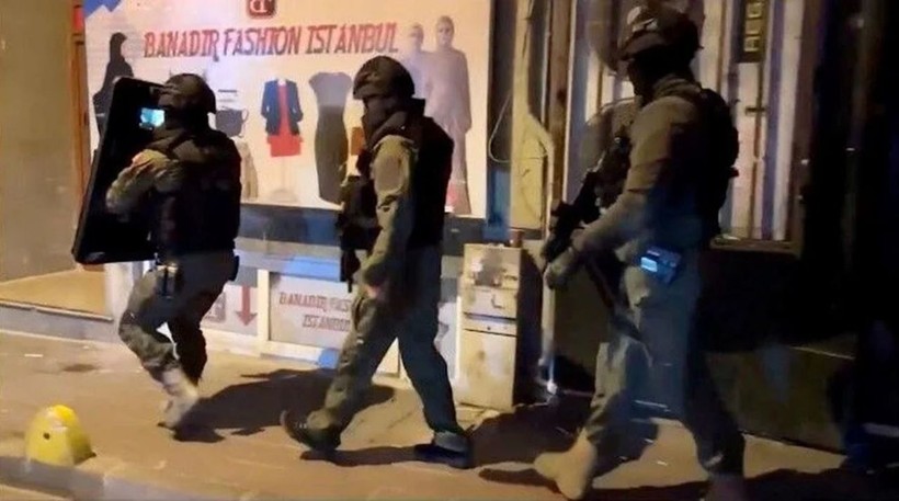 DAEŞ'in kirli para trafiği: Döviz büroları ve dış ticaret şirketlerine baskın - Resim: 4