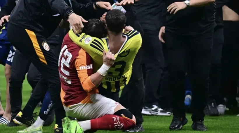 Derbide kavga eden futbolcular kaç maç ceza alacak? Ağır faturalar yolda - Fotoğraf: 4