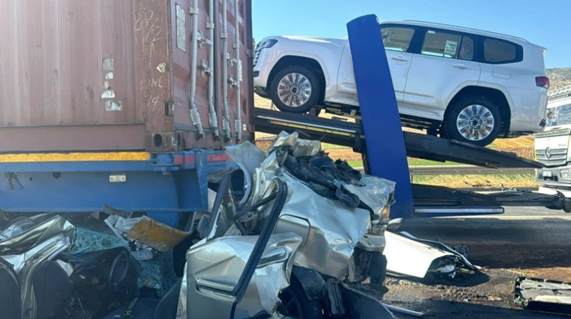 TAG Otoyolu'nda 4 araç birbirine girdi: 3 ölü, 1 yaralı - Resim: 3