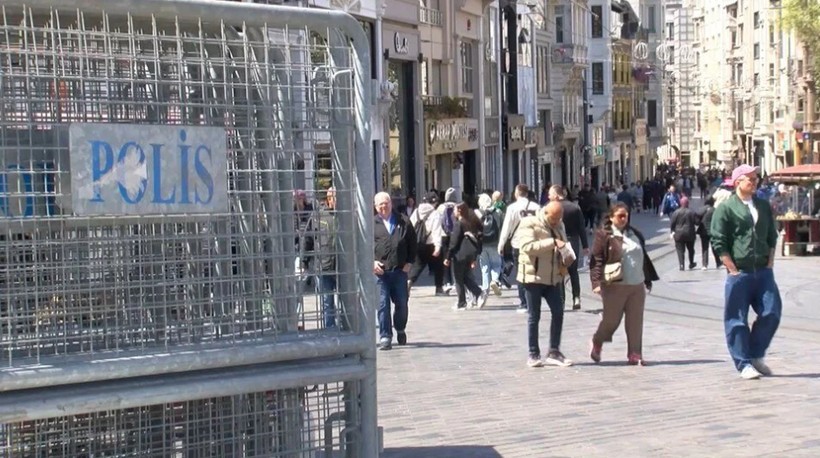 Taksim Meydan'na demir bariyerler getirildi! 1 Mayıs önlemi - Resim: 3
