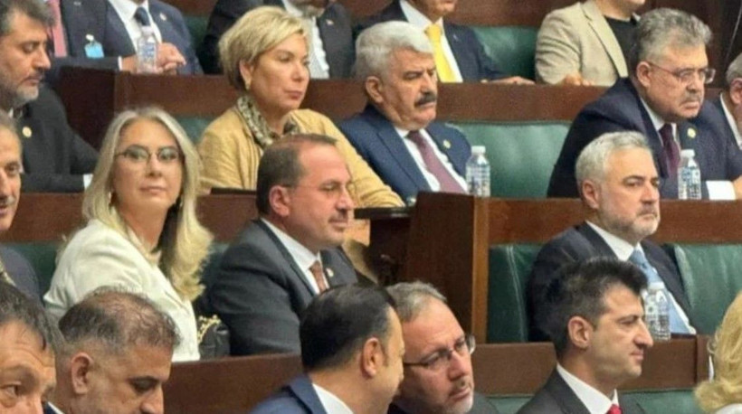 AK Parti grup toplantısı ünlü iş kadını da katıldı; Tüm gözler ona çevrildi - Resim: 2