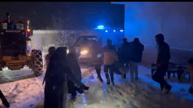 Sancısı tutan hamile kadın için ekipler seferber oldu - Resim: 3