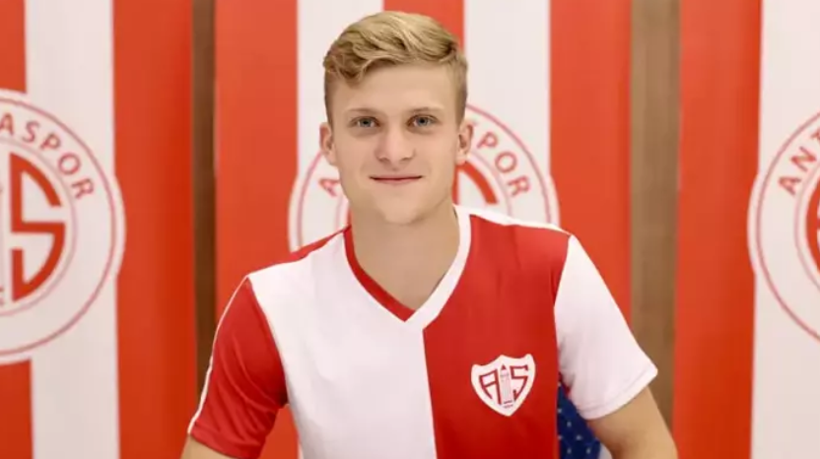 Süper Lig'de biten tüm transferler listesi; İşte yaz transfer dönemine damga vuran isimler - Fotoğraf: 147