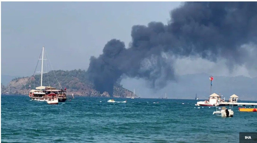 Fethiye'de can pazarı. Denizin ortasında gezi teknesinde yangın çıktı, 115 kişi denize atladı - Fotoğraf: 3