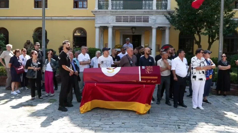 Aydemir Akbaş son yolculuğuna uğurlandı: Böyle bir dost yok - Resim: 3