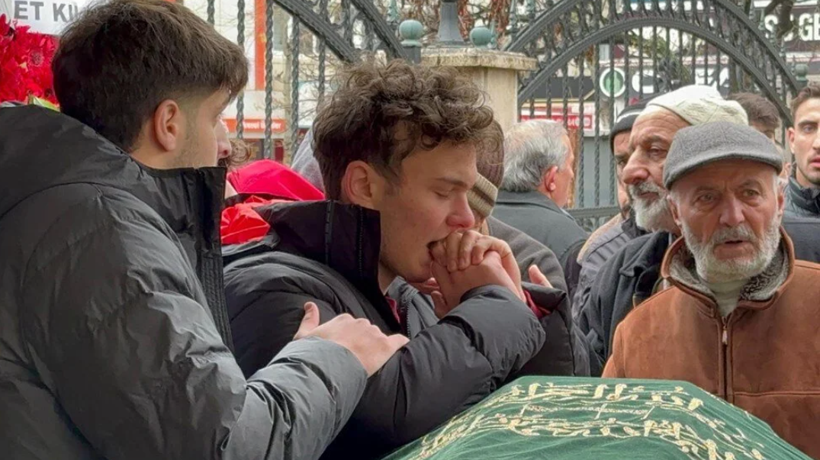 Milli judocu Emre'ye son veda: İkiz kardeşi tabutun başından bir an olsun ayrılmadı! - Resim: 3