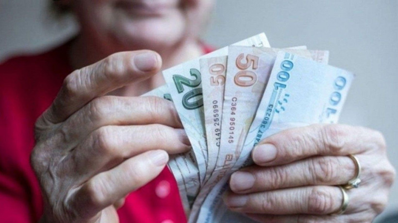 Emekli maaşlarına seyyanen zam sürprizi geldi; İşte yeni zamlı maaşlar - Fotoğraf: 2