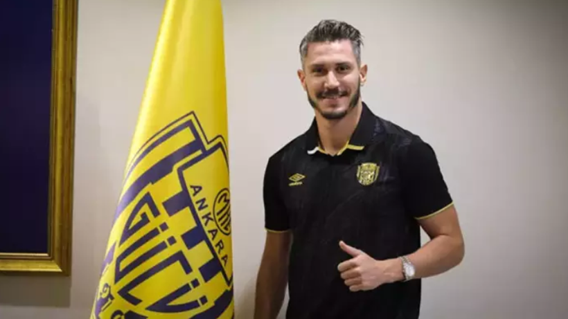 Süper Lig'de biten tüm transferler listesi; İşte yaz transfer dönemine damga vuran isimler - Fotoğraf: 159