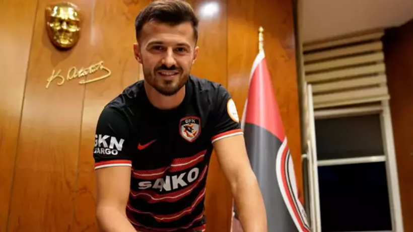 Süper Lig'de biten tüm transferler listesi; İşte yaz transfer dönemine damga vuran isimler - Fotoğraf: 18