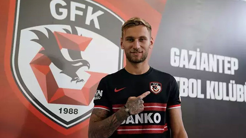 Süper Lig’de atılan son imzalar olay oldu; İşte transfer dönemine damga vuran o liste - Fotoğraf: 9