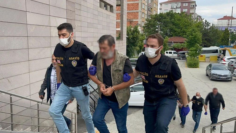 Cinayetin sırrı 18 yıl sonra çözüldü: Arkadaşını öldürüp tanınmaz hale getirdi - Fotoğraf: 5