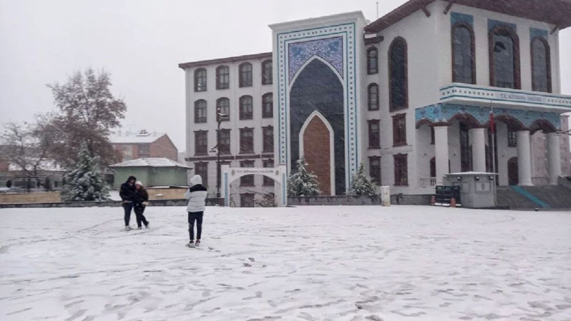 Meteoroloji'den sarı ve turuncu kodlu alarm: La Nina Türkiye buz kesecek; fırtına, buzlanma ve yoğun kar yağışı geliyor - Fotoğraf: 6