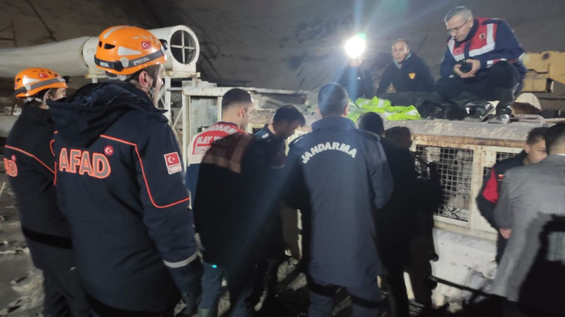 Konya'da, baraj tünelinde devrilen vagonun altında kalan işçi öldü - Fotoğraf: 6