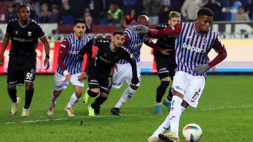 Trabzonspor maçında ilginç görüntü! Şenol Güneş de istemedi - Fotoğraf: 6
