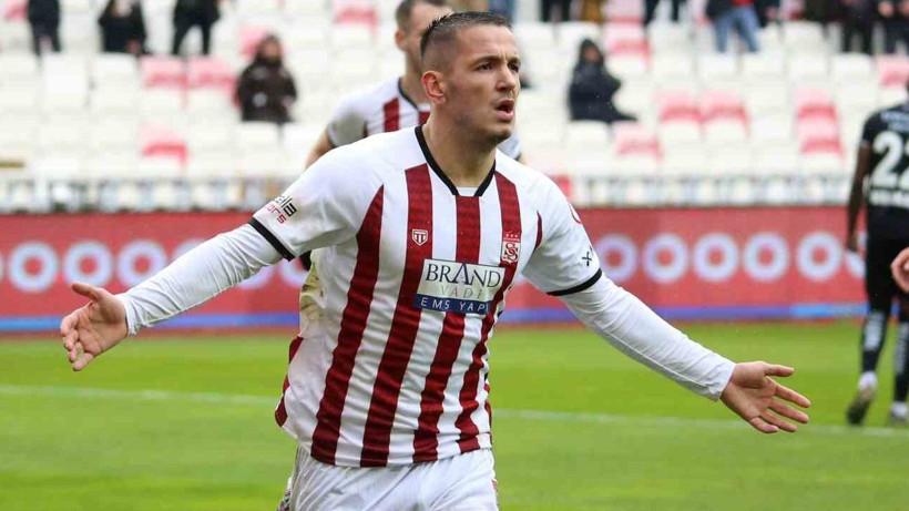 Yıldız golcü Beşiktaş ile anlaşma sağladı; Süper Lig ekibi Trabzonspor’da büyük şok - Fotoğraf: 5