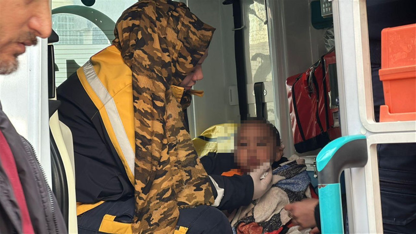 Annesinin yalnız bıraktığı 8 aylık bebeği, polis evden çıkardı - Fotoğraf: 2