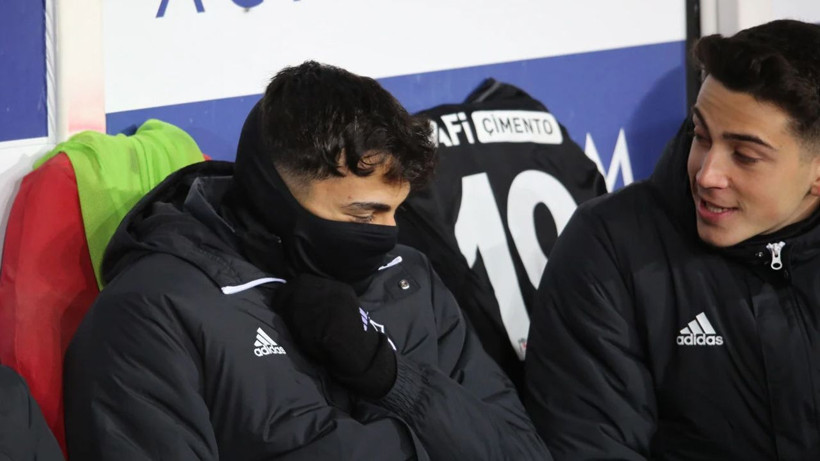 Beşiktaşlı futbolcular battaniyeye sarıldı - Fotoğraf: 3