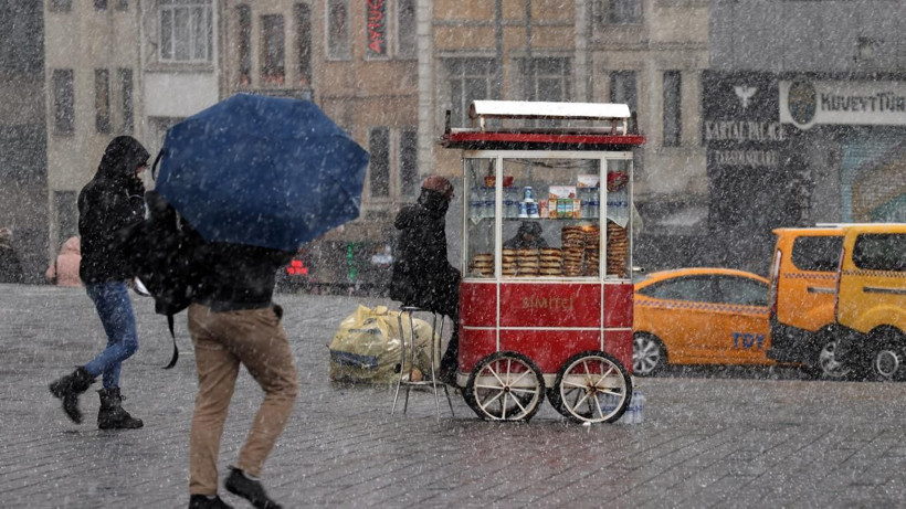 AKOM saat verip uyardı: İstanbul’a kar geliyor! Sibirya soğukları donduracak - Fotoğraf: 2