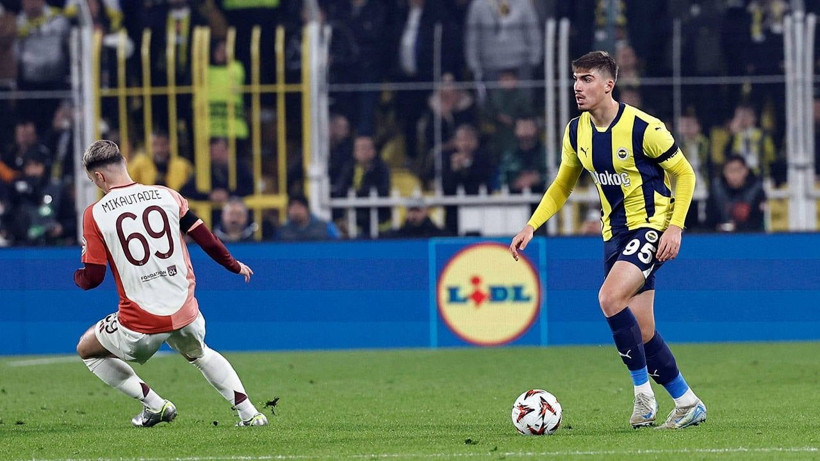 Fenerbahçe'nin iki yıldızı yuvadan uçacak: Yusuf Akçiçek için tarihi bonservis! - Fotoğraf: 2