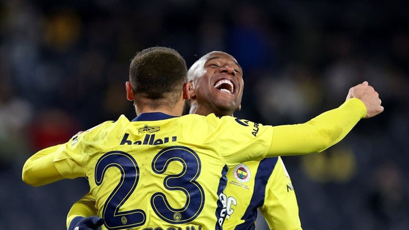 Ve Rangers maçı sonrası Fenerbahçe'den ayrıldı, Kanarya'da büyük kriz - Fotoğraf: 6