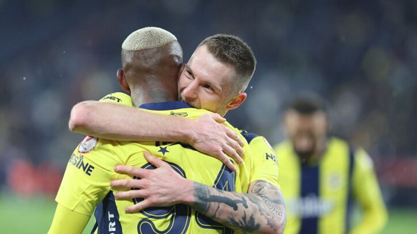 Fenerbahçe’yi karıştıracak ayrılık haberi, yıldız isim ara transfer döneminde gelmişti - Fotoğraf: 5