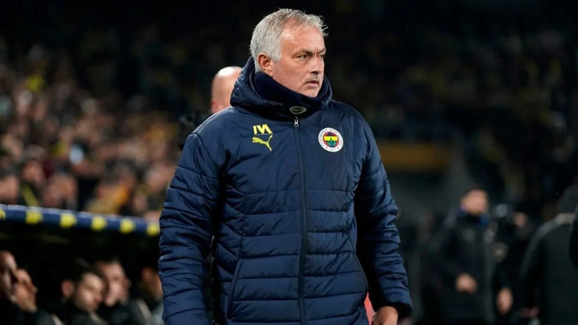 Fenerbahçeli o futbolcular sezon sonu gönderiliyor: Mourinho'yu takipten çıktılar! - Fotoğraf: 2