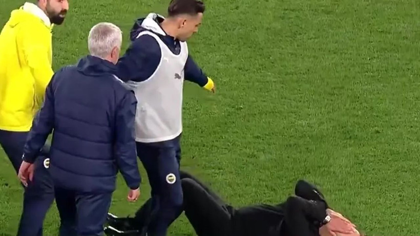 Jose Mourinho'dan olay İrfan Can Kahveci kararı; Fenerbahçe taraftarı ayağa kalktı - Fotoğraf: 5