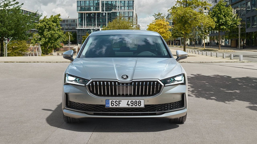Skoda Superb fiyatlarında bu kez çılgınlık var; Liste dibi görmüş durumda - Fotoğraf: 12