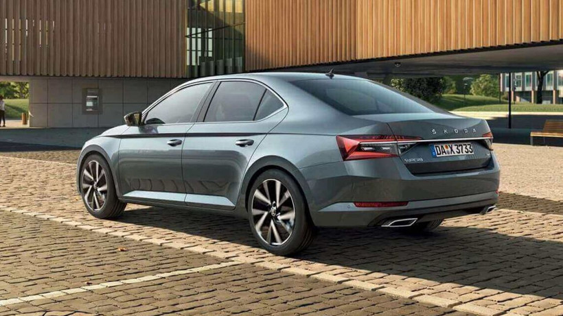 Skoda Superb fiyatlarında bu kez çılgınlık var; Liste dibi görmüş durumda - Fotoğraf: 3
