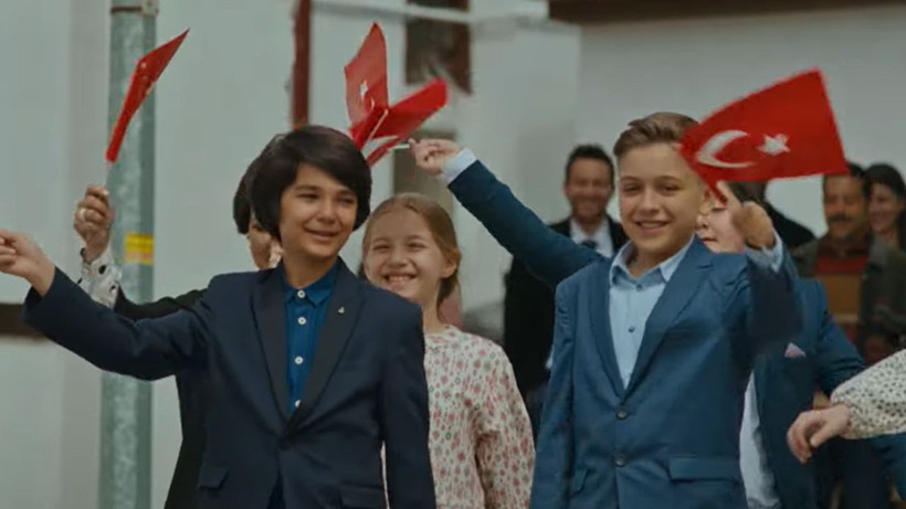 Gönül Dağı dizisi hayranları verilen karara şaşırdı; TRT 1 ekranlarında büyük sürpriz - Fotoğraf: 2
