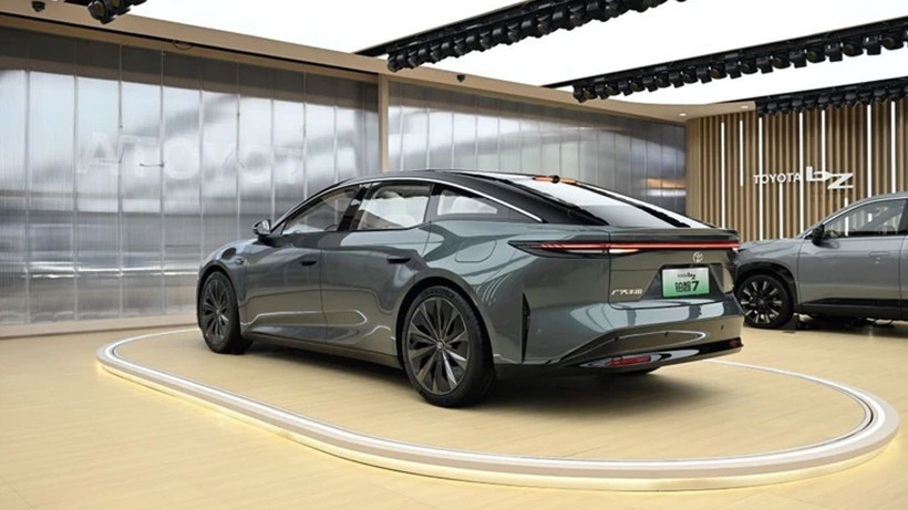 Toyota’nın yeni elektrikli otomobili Türkiye’de; Toyota bZ7 fiyatı çok şaşırtacak - Fotoğraf: 6