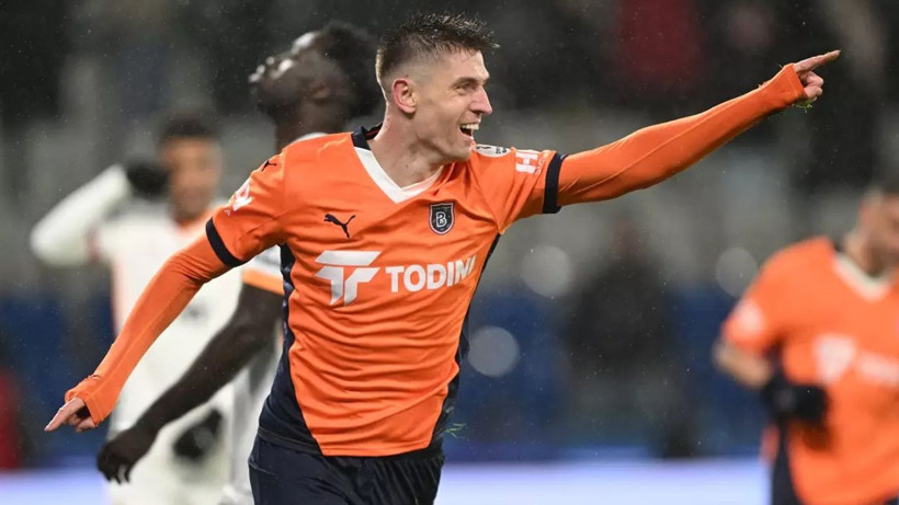 Krzysztof Piatek Süper Lig deviyle anlaştı; İşte 2 yıllık imzanın ayrıntıları - Fotoğraf: 3