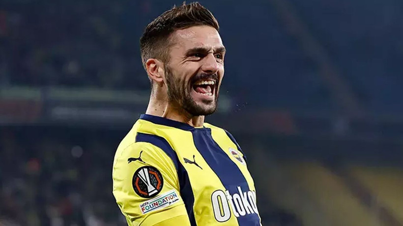 Fenerbahçeli yıldızın eşinden olay paylaşım; Ayrılığı resmen ifşa etti - Fotoğraf: 8