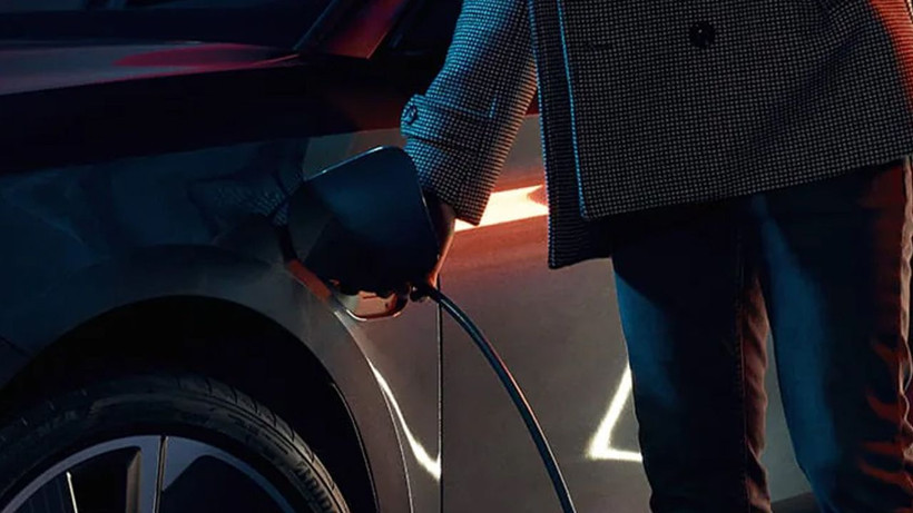 Seat Leon fiyatlarında çılgınlık başladı; Fiyatı düşürüldü, aylık taksitte sürpriz var - Fotoğraf: 2