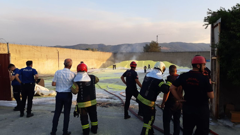 Kocaeli’de kükürt deposunda korkutan yangın - Fotoğraf: 2
