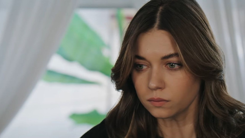 Afra Saraçoğlu rekortmen dizi ile anlaşma sağladı; Yalı Çapkını dizisi final yaparak veda etmişti… - Fotoğraf: 9
