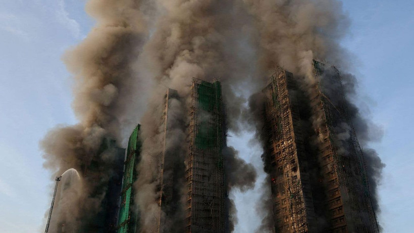Hong Kong'daki gökdelen yangınında 36 kişi hayatını kaybetti, 279 kişiye ulaşılamıyor - Fotoğraf: 6