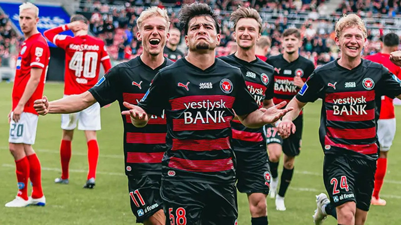 Avrupa'yı sallayan Türk yıldıza büyük onur! Süper Lig devleri hemen peşine düştü - Fotoğraf: 4