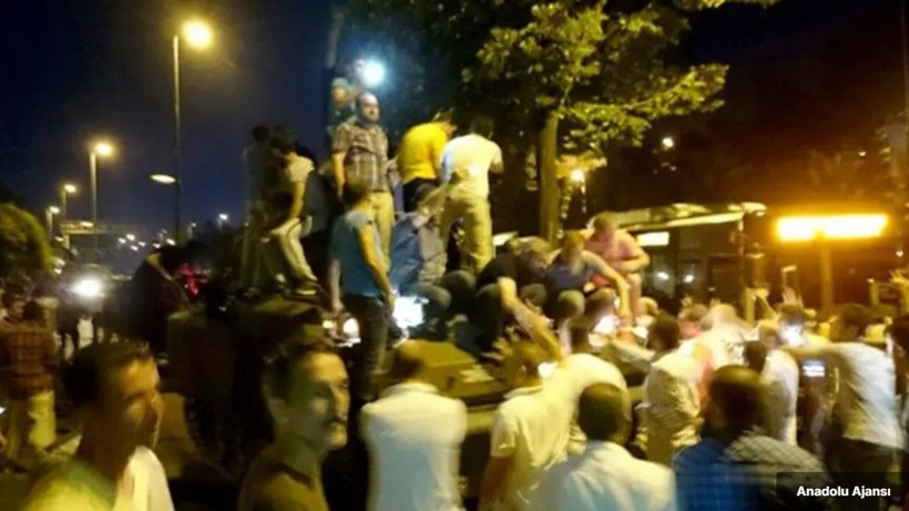 FETÖ'nün darbe girişiminin 10'uncu yılı: 15 Temmuz gecesi saat saat neler yaşandı? - Fotoğraf: 4