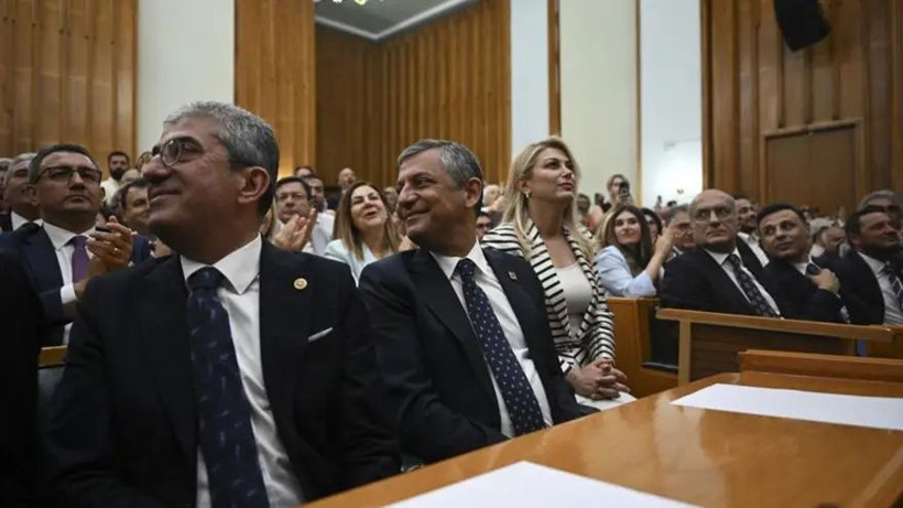 Özgür Özel CHP'den istifa etti: Yeni Parti'nin kuruluş dilekçesini imzaladı - Fotoğraf: 5